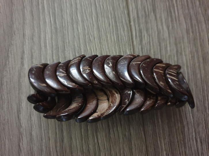 Bruine armband met maanvormige kralen ~ TH0600, Sieraden, Tassen en Uiterlijk, Armbanden, Zo goed als nieuw, Bruin, Met bedels of kralen