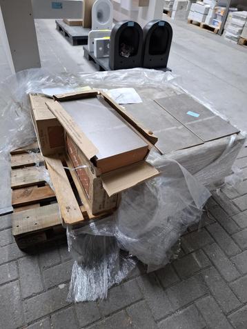 Tegel 25 x50cm beschikbaar voor biedingen