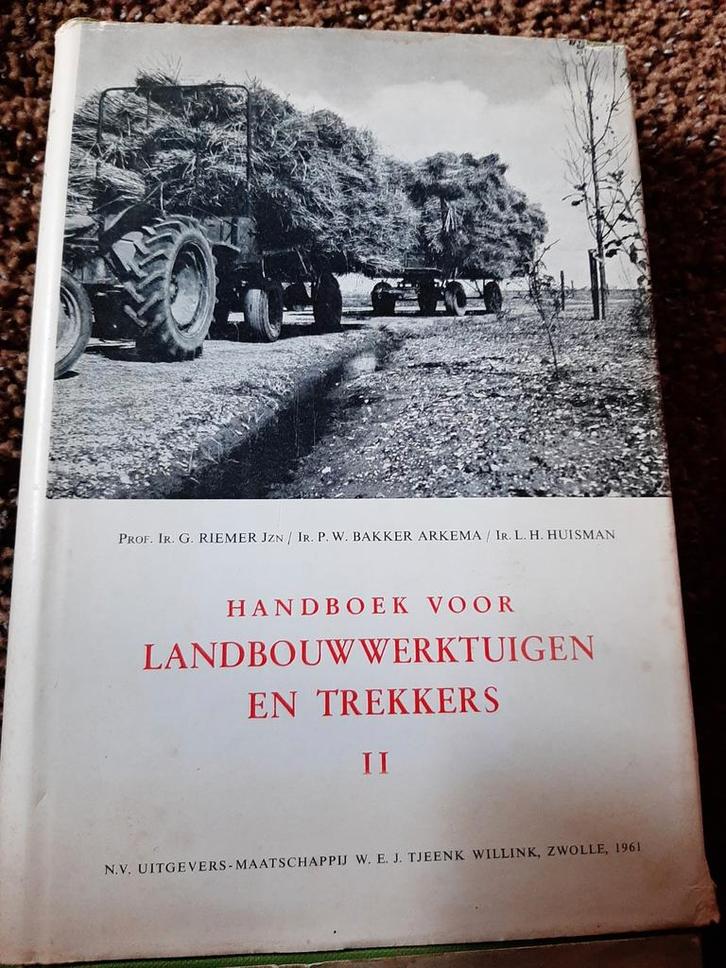 Landbouwwerktuigen & Trekkers deel 1 & 2 (1957), Boeken, Techniek, Ophalen of Verzenden