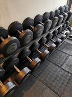 Technogym Dumbell set 4 - 44kg, Sport en Fitness, Ophalen of Verzenden, Zo goed als nieuw, Dumbbell