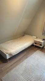 Eenpersoonsbed met nachtkastje en beddengoed, Ophalen, Gebruikt, 90 cm, Eenpersoons