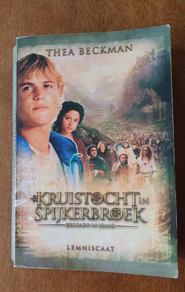 Kruistocht in spijkerbroek–Thea Beckman Speciale filmeditie, Boeken, Kinderboeken | Jeugd | 13 jaar en ouder, Gelezen, Ophalen of Verzenden