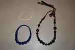 Set van ecru, blauw en bruin parelsnoer, Ophalen of Verzenden, Zo goed als nieuw, Overige kleuren, Overige materialen