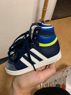 Adidas baby sneakers maat 22 voor 15 euro, Kinderen en Baby's, Babykleding | Schoentjes en Sokjes, Zo goed als nieuw, Verzenden