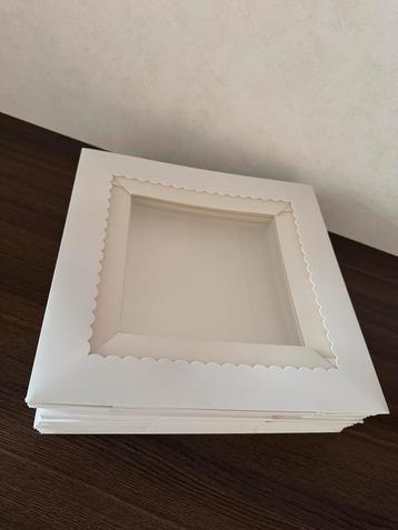 Taartdoos met luifel - 30x30x20 cm beschikbaar voor biedingen