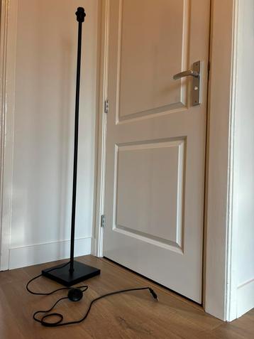 Matzwarte vloerlamp Karwei beschikbaar voor biedingen
