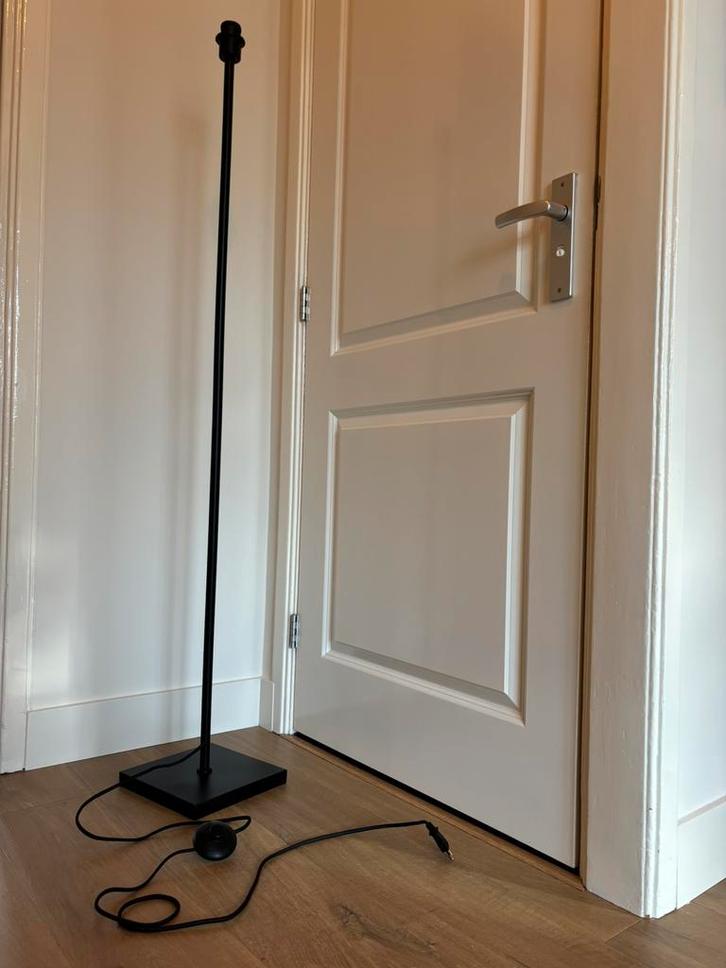 Matzwarte vloerlamp Karwei, Huis en Inrichting, Lampen | Vloerlampen, Nieuw, 150 tot 200 cm, Metaal, Ophalen of Verzenden