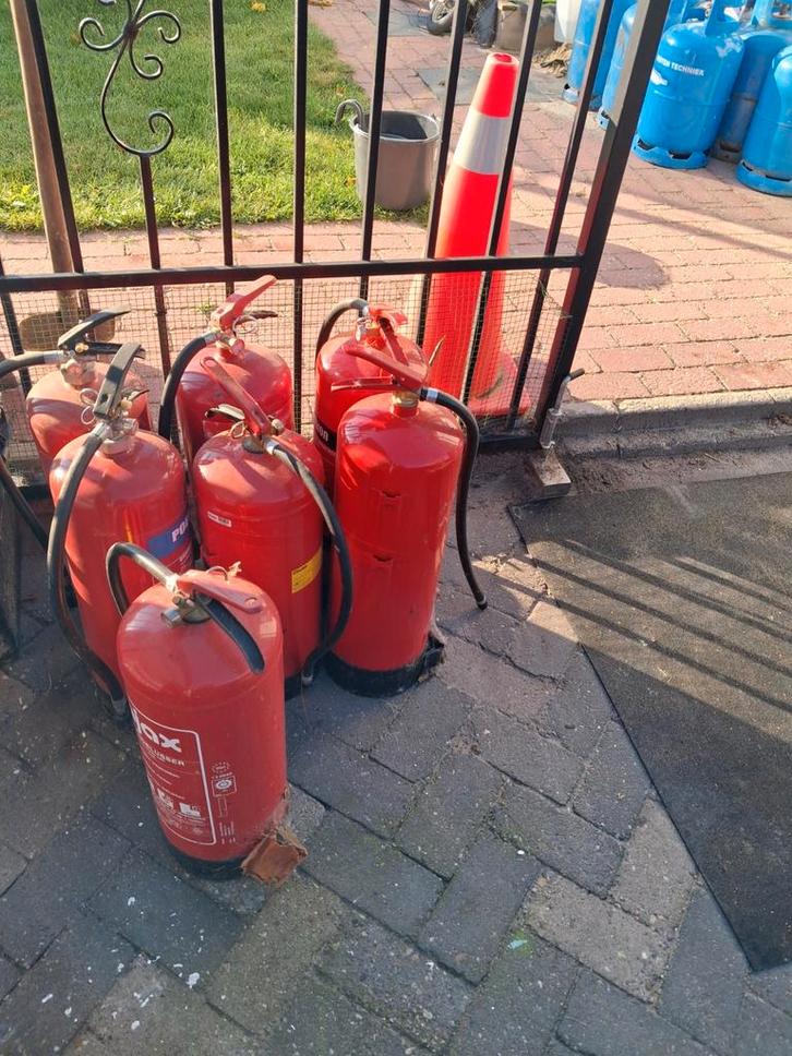 Gratis Brandblussers - Diverse types, Huis en Inrichting, Brandblussers en Brandkasten, Gebruikt, Brandblusser, Ophalen of Verzenden