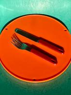 Vintage bestek vork mes rood space age Rosti Mepal, Huis en Inrichting, Keuken | Bestek, Ophalen of Verzenden, Gebruikt, Rvs of Chroom