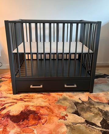 Babybox met lade beschikbaar voor biedingen