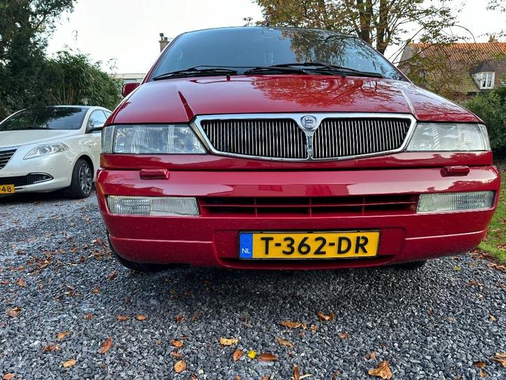 Lancia Z 2.0 Turbo 1998 Rood 7 seater, Auto's, Lancia, Particulier, Overige modellen, Airconditioning, Centrale vergrendeling