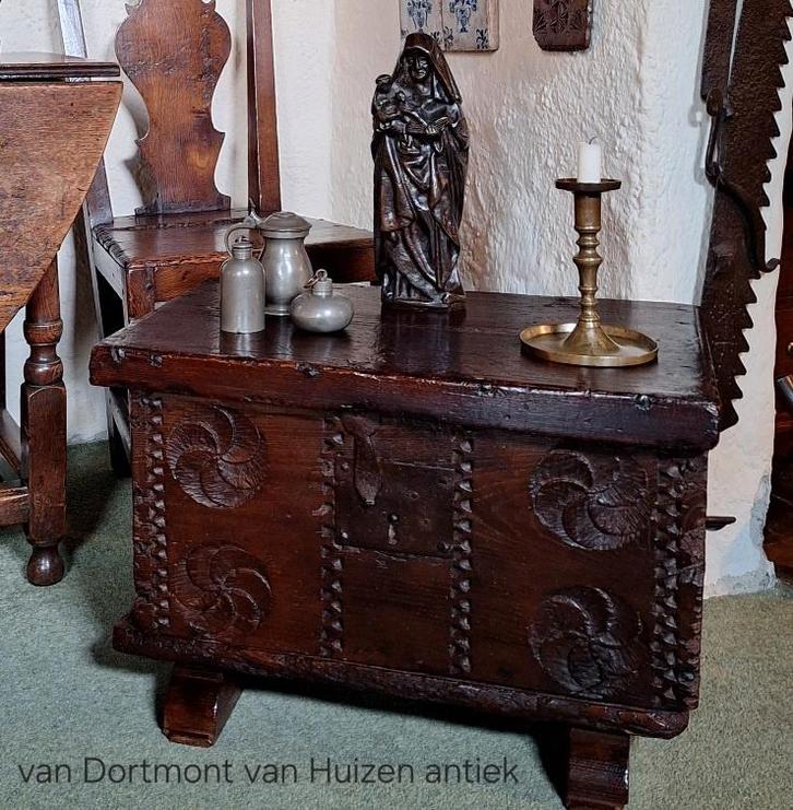 Spaans kistje 17e eeuw., Antiek en Kunst, Antiek | Overige Antiek, Ophalen of Verzenden