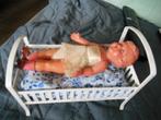 antiek schattig bedje 14 cm met antiek popje  samen 27.50, Ophalen of Verzenden