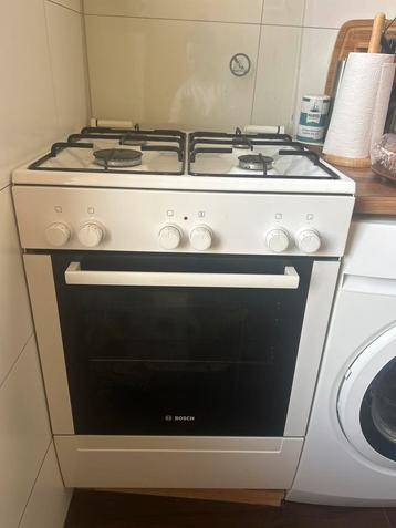 Bosch Fornuis 4-pits + Oven - Werkt Perfect! beschikbaar voor biedingen
