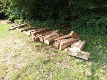 Eiken gebinten van boerderij. Aan stukken gezaagd.g0  beschikbaar voor biedingen