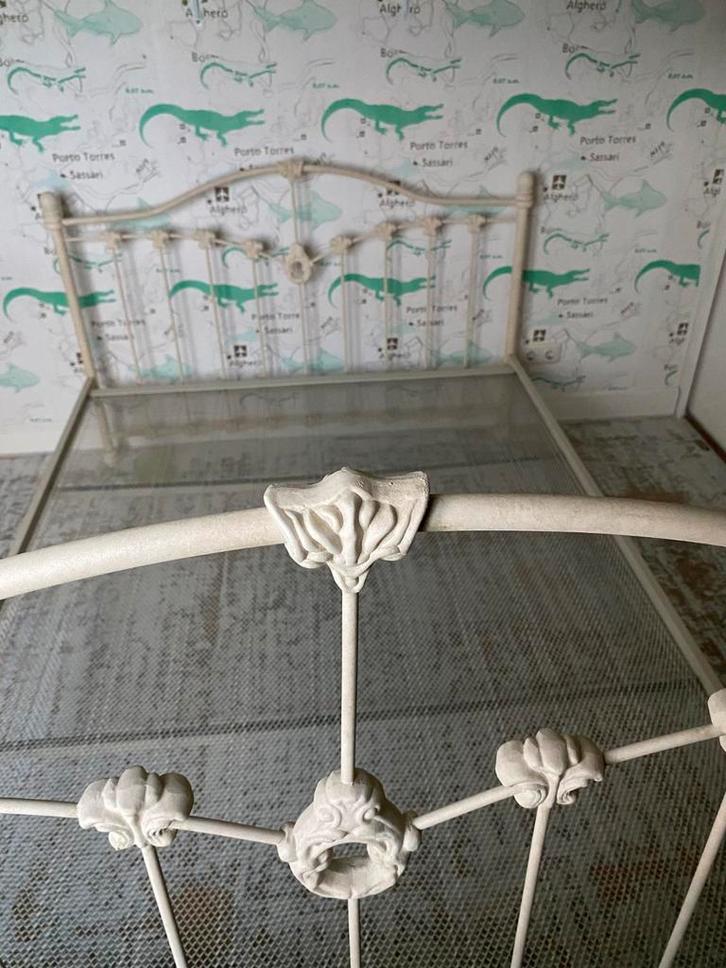 Antistatisch.spijlen bed.140-200, Huis en Inrichting, Slaapkamer | Bedden, Zo goed als nieuw, Tweepersoons, 140 cm, 200 cm, Metaal