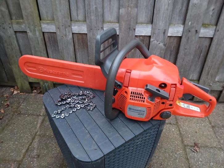 Husqvarna 435 kettingzaag motorzaag, Tuin en Terras, Hand-tuingereedschap, Zo goed als nieuw, Ophalen of Verzenden