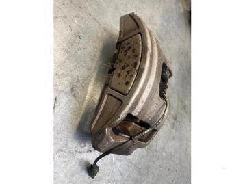 Remklauw (Tang) links-voor van een Audi A8 beschikbaar voor biedingen