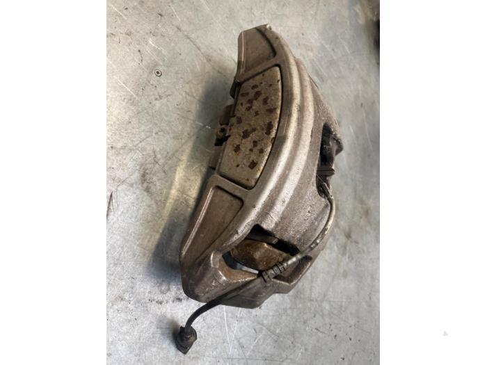 Remklauw (Tang) links-voor van een Audi A8, Auto-onderdelen, Remmen en Aandrijving, Audi, Gebruikt, 3 maanden garantie, Ophalen of Verzenden