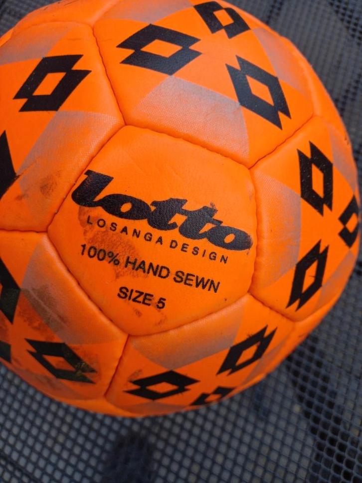 Gesigneerde Lotto Voetbal - Oud Nederlands Elftal, Verzamelen, Sportartikelen en Voetbal, Gebruikt, Overige typen, Overige binnenlandse clubs