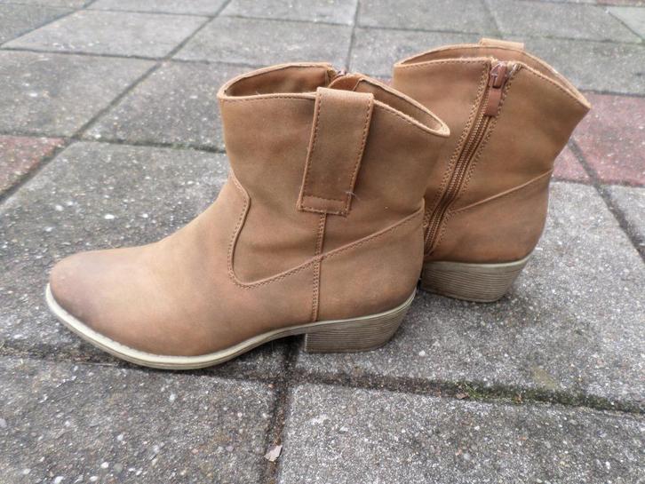 Bruine Emilio Luca laarzen met kleine hak maat 37, Kinderen en Baby's, Kinderkleding | Schoenen en Sokken, Zo goed als nieuw, Laarzen