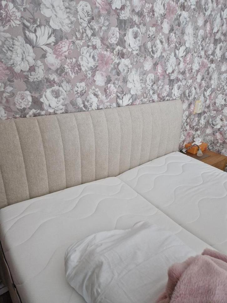 Bed Lieke van Leen Bakker.  zgan, Huis en Inrichting, Slaapkamer | Complete slaapkamers, Zo goed als nieuw, Tweepersoons, Ophalen