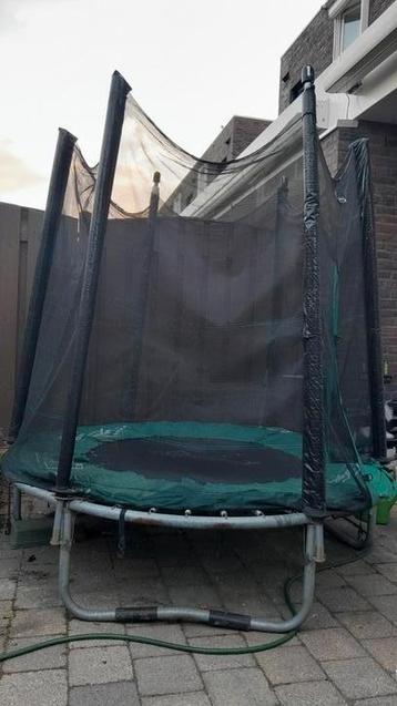 van Cranenbroek trampoline.  beschikbaar voor biedingen
