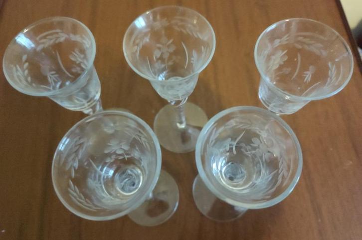 Antieke gegraveerde likeurset., Antiek en Kunst, Antiek | Glas en Kristal, Ophalen of Verzenden