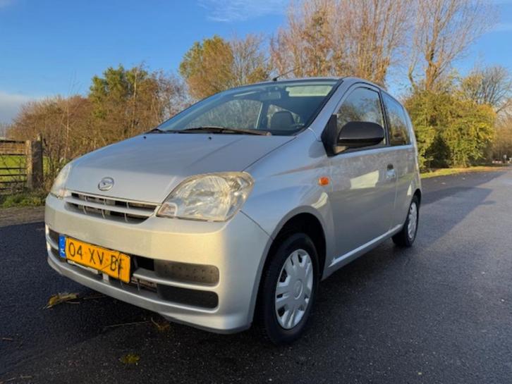 Daihatsu Cuore Chili Nieuwe APK 2e Eigenaar NAP Rijd Top, Auto's, Daihatsu, Bedrijf, Cuore, Airbags, Metallic lak, Radio, Benzine