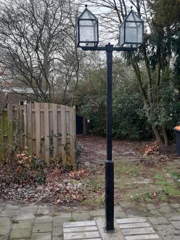 SMEEDIJZEREN BUITENVERLICHTING.  beschikbaar voor biedingen