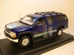 2002 CHEVROLET SUBURBAN - OUTDOOR SPORTSMAN BASS - 1/18 BLUE, Hobby en Vrije tijd, Ophalen of Verzenden, Nieuw, ERTL