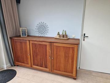 Houten Dressoir beschikbaar voor biedingen