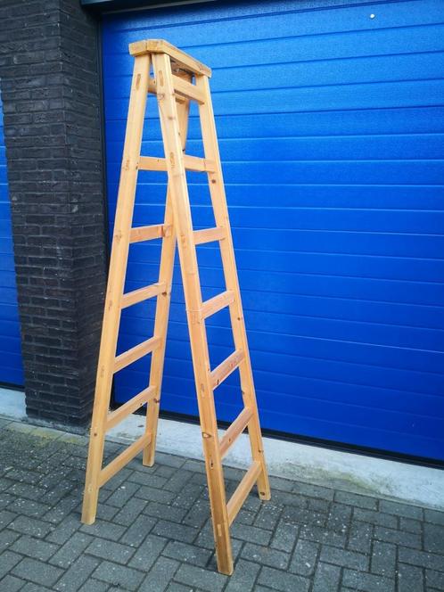 Mooie houten trap / ladder, Doe-het-zelf en Verbouw, Ladders en Trappen, Zo goed als nieuw, Trap, 2 tot 4 meter, Ophalen