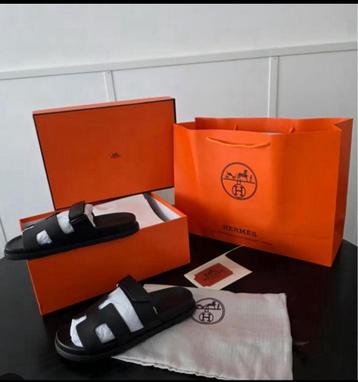 Hermes slippers beschikbaar voor biedingen