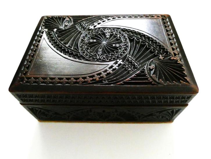 Antiek Fries kerfsnede kistje, Antiek en Kunst, Curiosa en Brocante, Ophalen of Verzenden