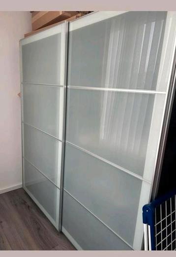 Ikea pax  kledingkast mat schuifdeuren  legkast niet gratis