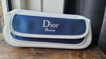 Dior make-up tasje beschikbaar voor biedingen