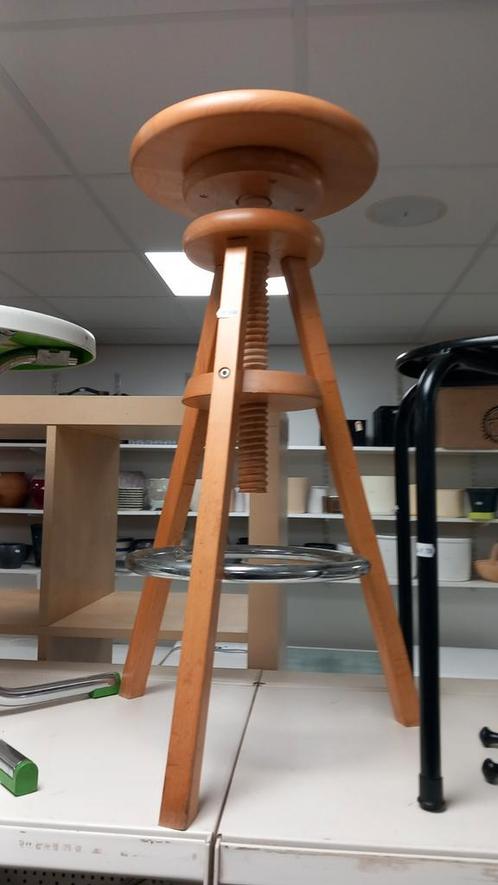 Houten Kruk pottenbakkerskruk met Schroefdraad, Huis en Inrichting, Barkrukken, Gebruikt, 60 tot 90 cm, Hout, Metaal, 1 kruk, In hoogte verstelbaar