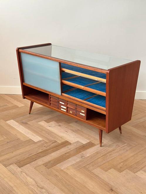 Vintage vitrine toonbank winkel teak hout jaren 50/60/70, Huis en Inrichting, Kasten | Vitrinekasten, Gebruikt, Minder dan 100 cm