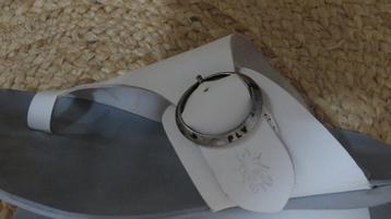 Witte leren slippers Fly 40 beschikbaar voor biedingen
