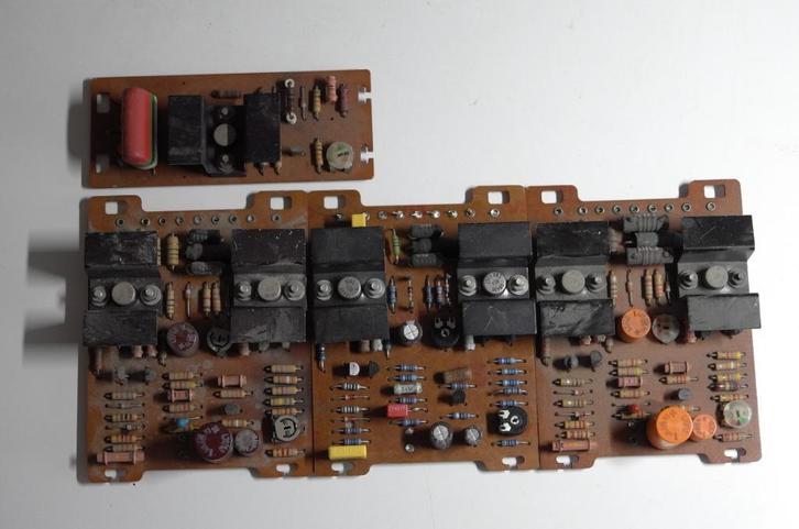 Quad 303 printen gebruikt en klemmetjes, Audio, Tv en Foto, Versterkers en Receivers, Gebruikt, Overige systemen, Minder dan 60 watt