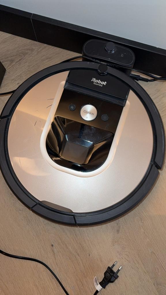 iRobot Roomba 976 met extra accessoires, Witgoed en Apparatuur, Stofzuigers, Ophalen, Gebruikt, Robotstofzuiger, Minder dan 1200 watt