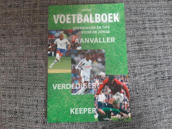 P. Fairclough - Deltas voetbalboek, Boeken, Kinderboeken | Jeugd | onder 10 jaar, Zo goed als nieuw, Ophalen of Verzenden