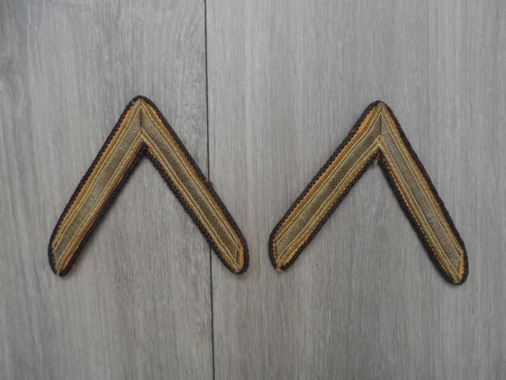 Rangonderscheidingsteken sergeant mouw jas DT nwst, Verzamelen, Militaria | Algemeen, Landmacht, Embleem of Badge, Nederland, Ophalen of Verzenden