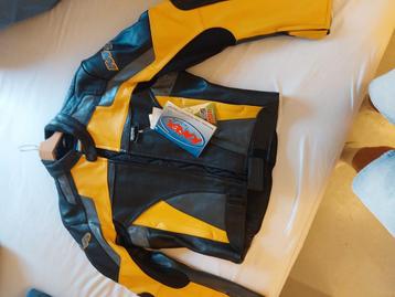 Motorjas zwart geel. beschikbaar voor biedingen