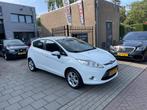Ford Fiesta 1.25 Titanium Trekhaak Airco PDC NAP APK 1 Jaar, Voorwielaandrijving, Euro 5, Parkeersensor, Gebruikt
