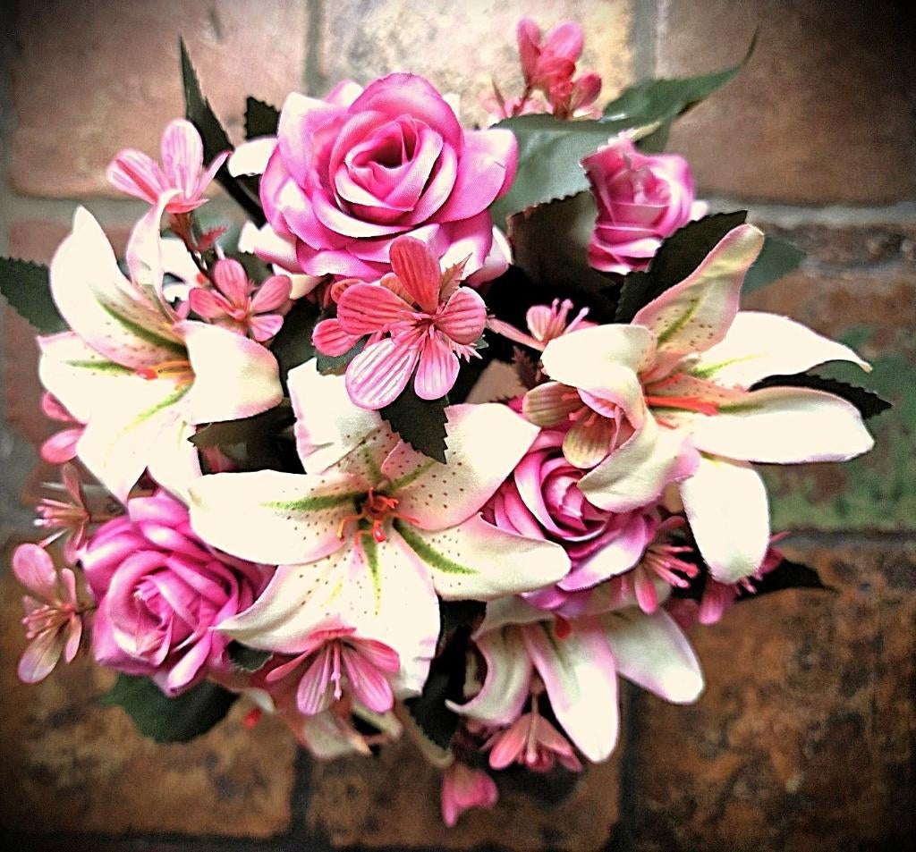 LELIE & ROOSJES KUNST BOEKETJE