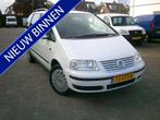 Volkswagen Sharan 2.0 TDI Comfortline VOORZIEN VAN AIRCO+CRU, Auto's, Gebruikt, Zwart, 4 cilinders, Volkswagen