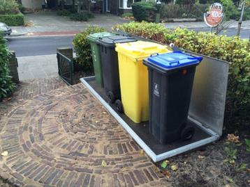 berging onder de grond voor fiets, kliko's en motor beschikbaar voor biedingen