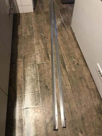 2x dakrand profiel Gamma 3,5 x 3,5 x 200 cm beschikbaar voor biedingen